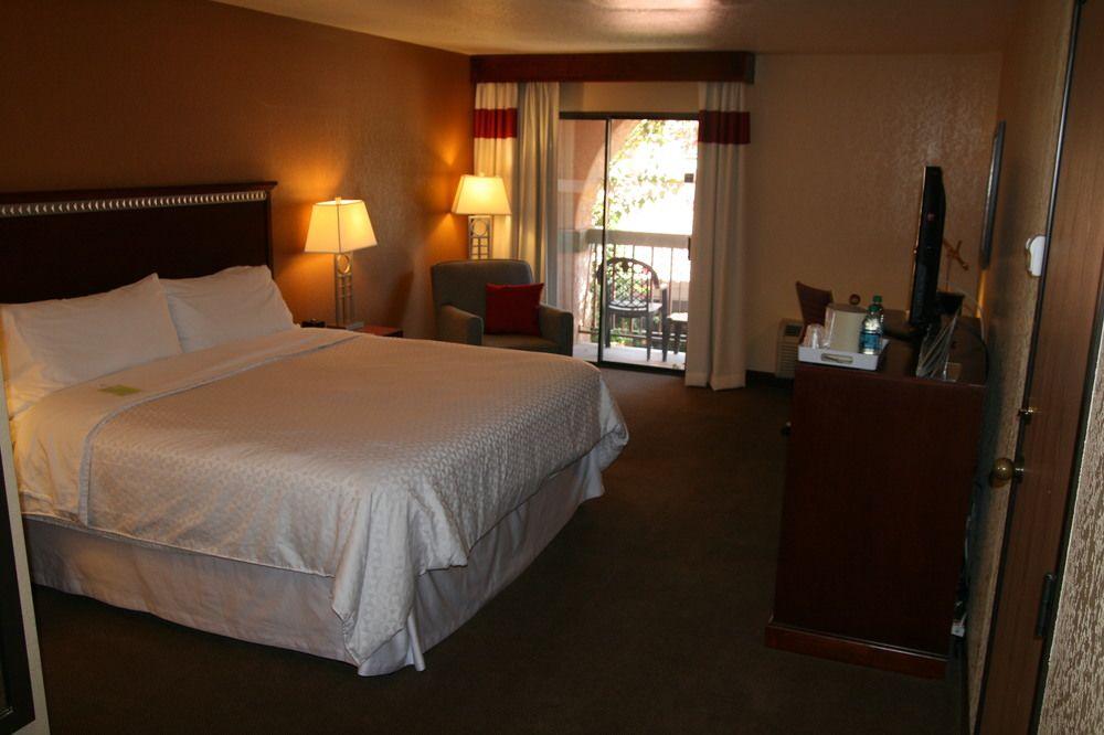 Four Points By Sheraton Tucson Airport Екстериор снимка